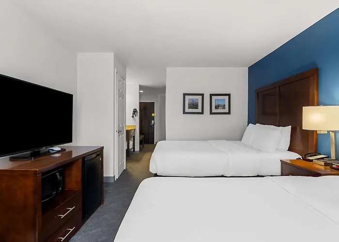 Hotel Comfort & Near Amphitheater