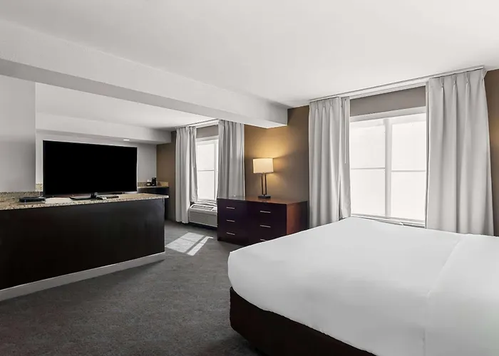 Comfort & Near Amphitheater Hotel