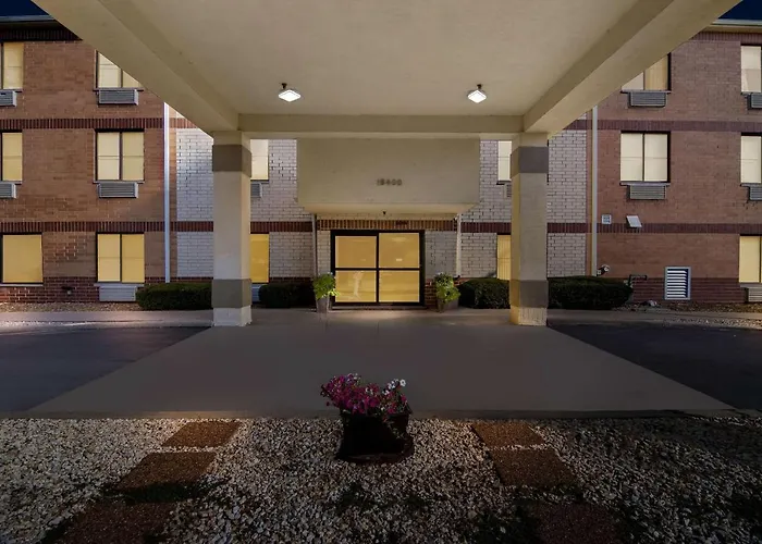 Comfort & Near Amphitheater 4* Tinley Park