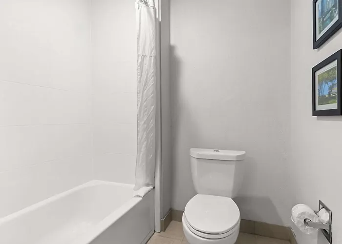 Hotel Comfort & Near Amphitheater 4*