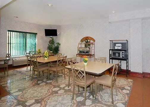 Comfort & Near Amphitheater Hotel 4*